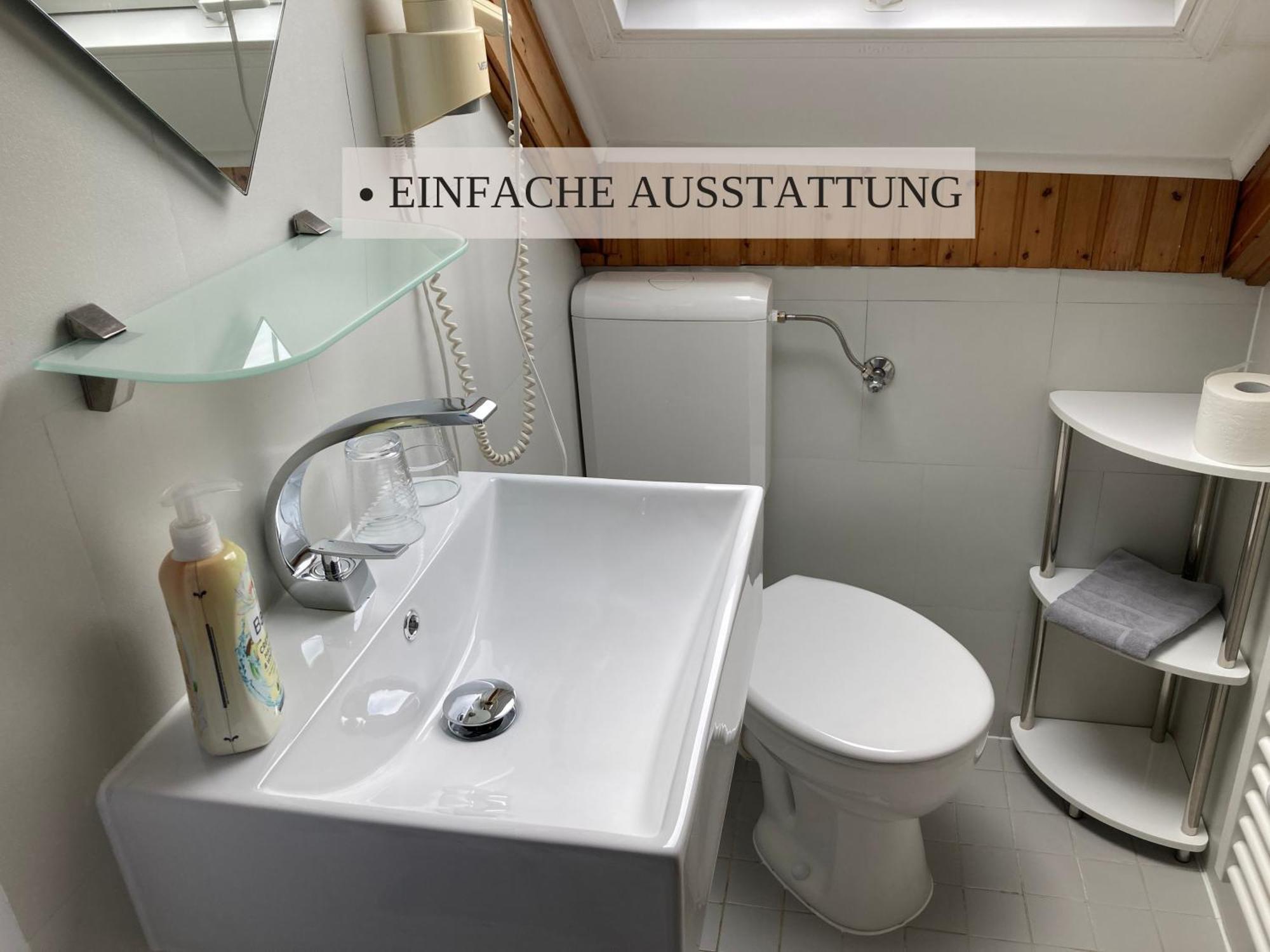 Haus Krabbe Zimmer Ohne Kueche, Fuer 1-2 Personen, Doppelbett, Zentral Gelegen Zwischen Cuxhaven Und Bremerhaven, Hunde Kostenfrei Willkommen, Kostenfreier Parkplatz Wremen Exterior photo